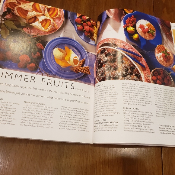 The Essential Vegetarian Cookbook - Picture 5 of 7